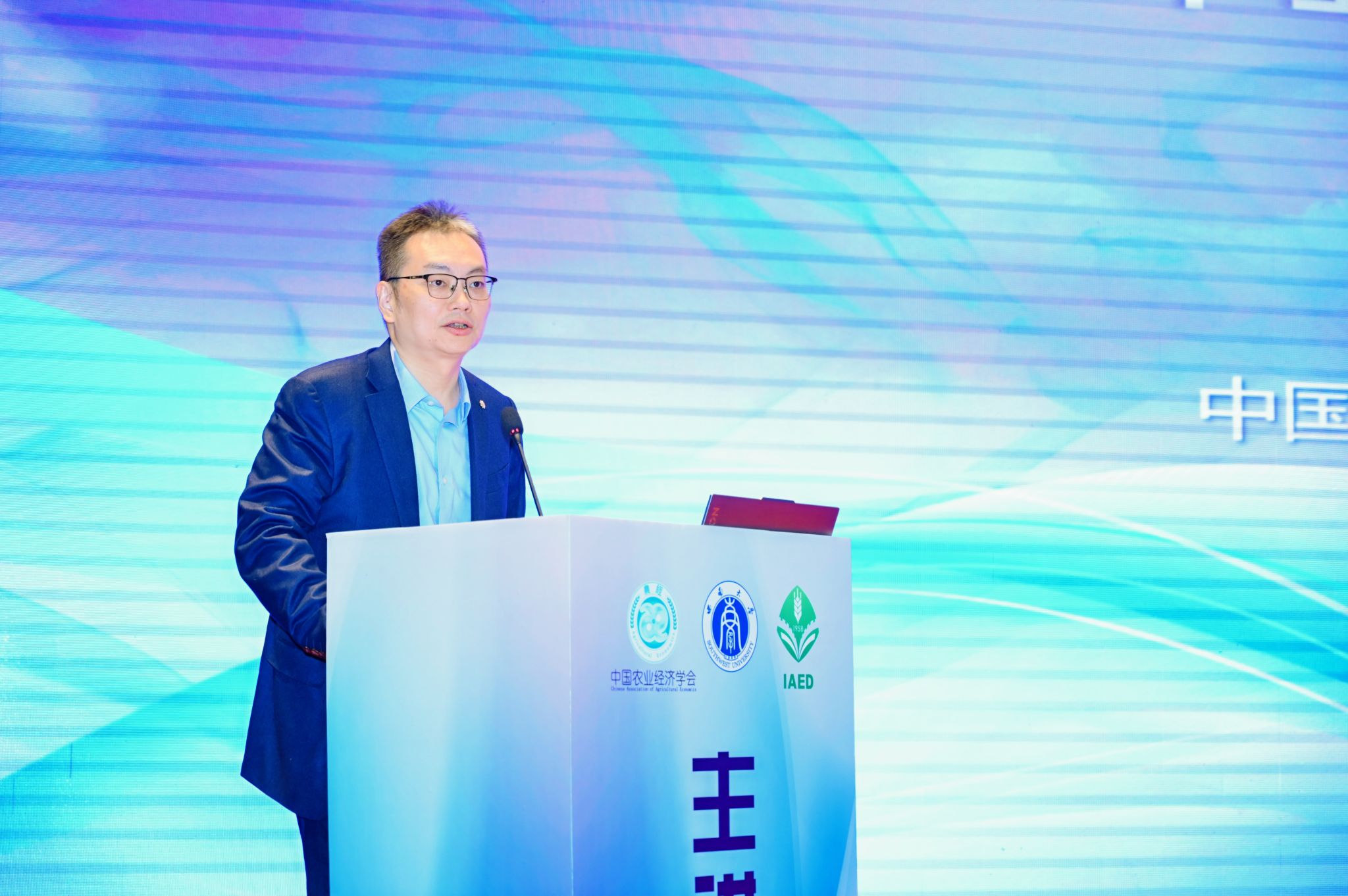 文件名称:2.温涛主持.JPG原图大小:5.45MB