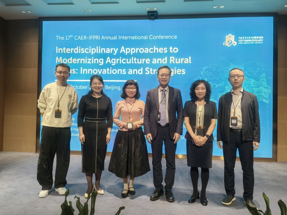 文件名称:学院参会.jpg原图大小:0.23MB